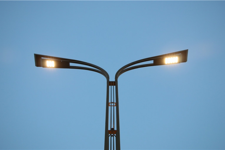 作為中國道路照明領(lǐng)域第一家也是唯一一家主板上市企業(yè)，華體科技整合自身優(yōu)勢(shì)，利用5G、Ai算法、邊緣計(jì)算等創(chuàng)新技術(shù)